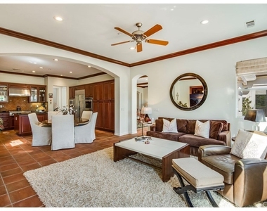 440 Tangerine Place - Photo Thumbnail 8