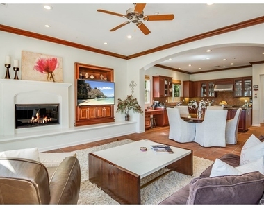440 Tangerine Place - Photo Thumbnail 9