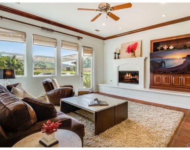 440 Tangerine Place - Photo Thumbnail 7