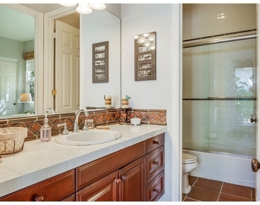 440 Tangerine Place - Photo Thumbnail 18