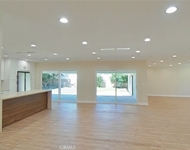 17633 Nordhoff - Photo Thumbnail 2