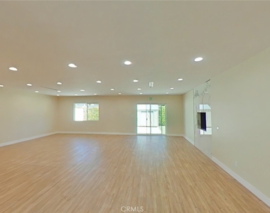 17633 Nordhoff - Photo Thumbnail 4
