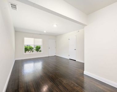 2007 E Villa Street - Photo Thumbnail 4