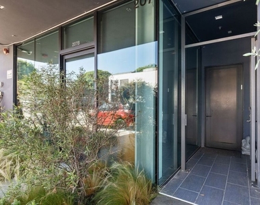 207 Hollister Avenue - Photo Thumbnail 1