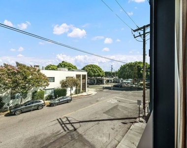 207 Hollister Avenue - Photo Thumbnail 24