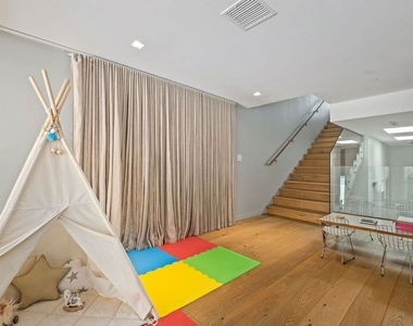 207 Hollister Avenue - Photo Thumbnail 32