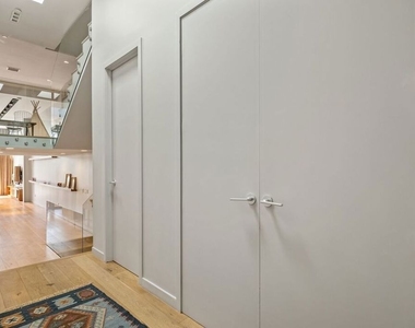 207 Hollister Avenue - Photo Thumbnail 15