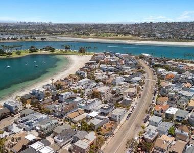 805 Brighton Court - Photo Thumbnail 2