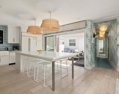 805 Brighton Court - Photo Thumbnail 5