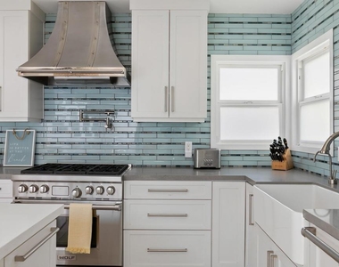 805 Brighton Court - Photo Thumbnail 6