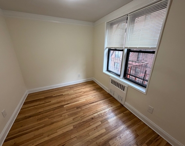 41-12 Elbertson Street - Photo Thumbnail 18