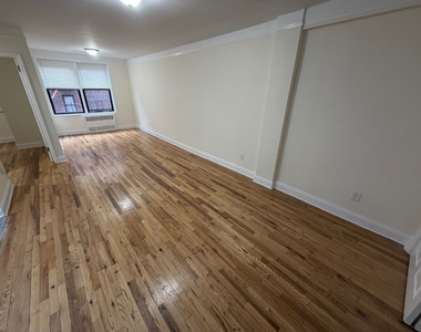 41-12 Elbertson Street - Photo Thumbnail 4
