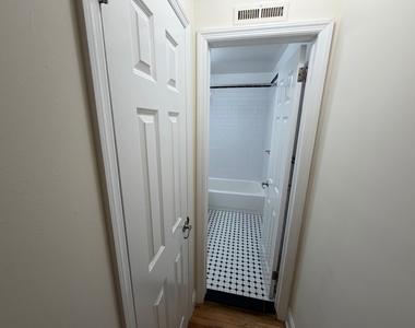 41-12 Elbertson Street - Photo Thumbnail 15