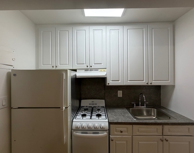 41-12 Elbertson Street - Photo Thumbnail 9