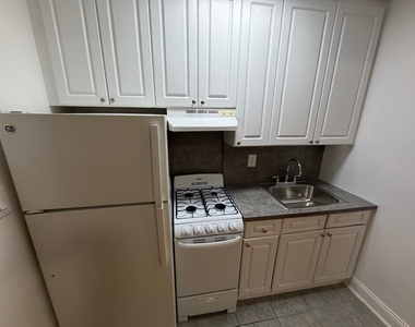 41-12 Elbertson Street - Photo Thumbnail 7