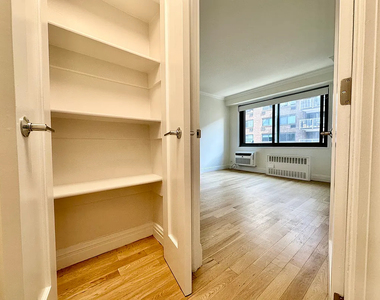 135 West 96th Street - Photo Thumbnail 2