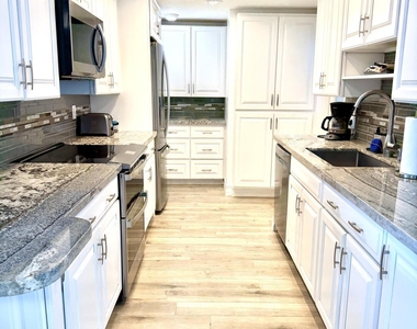 5400 N Ocean Drive - Photo Thumbnail 17