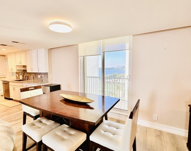 5400 N Ocean Drive - Photo Thumbnail 24