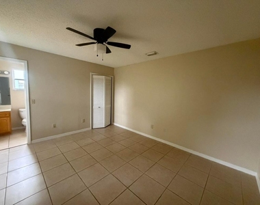 2342 Sw Bayshore Boulevard - Photo Thumbnail 12