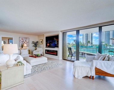 5480 N Ocean Drive - Photo Thumbnail 2