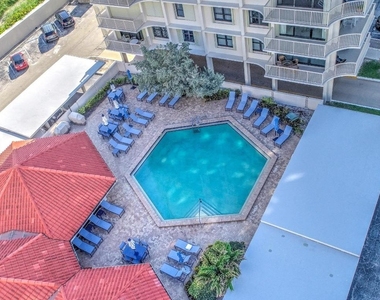 5480 N Ocean Drive - Photo Thumbnail 17