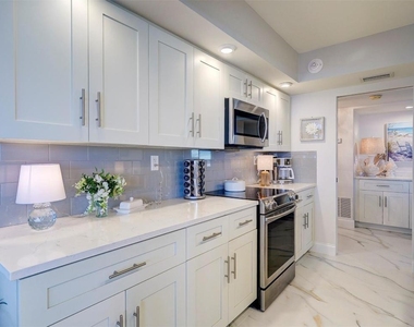 5480 N Ocean Drive - Photo Thumbnail 8
