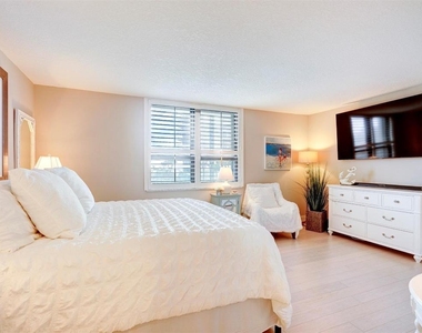 5480 N Ocean Drive - Photo Thumbnail 11