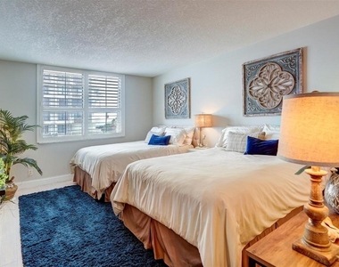 5480 N Ocean Drive - Photo Thumbnail 15