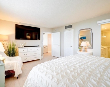 5480 N Ocean Drive - Photo Thumbnail 9