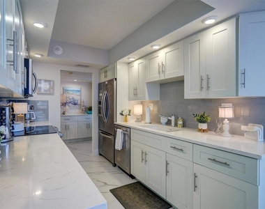5480 N Ocean Drive - Photo Thumbnail 7