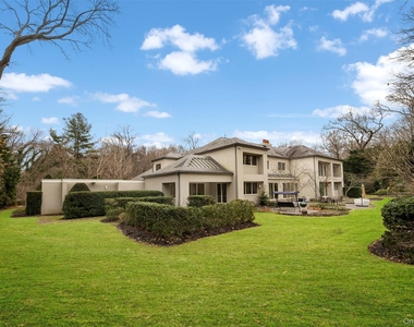 121 Piping Rock Road - Photo Thumbnail 13