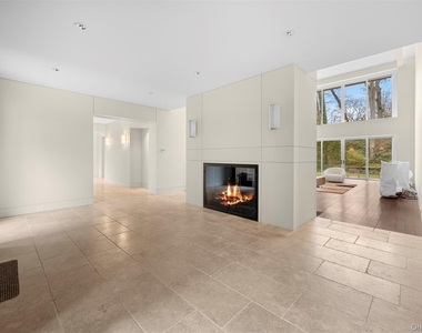 121 Piping Rock Road - Photo Thumbnail 2