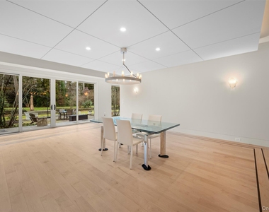121 Piping Rock Road - Photo Thumbnail 6