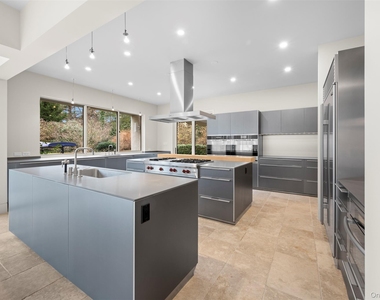 121 Piping Rock Road - Photo Thumbnail 7