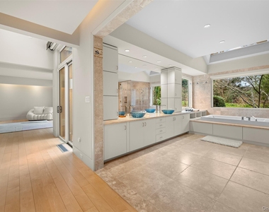 121 Piping Rock Road - Photo Thumbnail 10