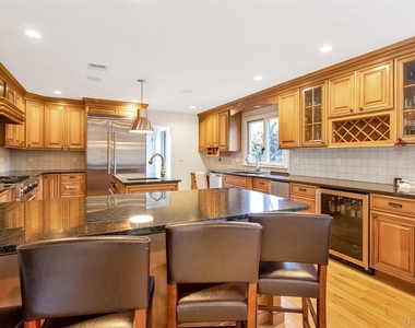 435 Luptons Point Road - Photo Thumbnail 2
