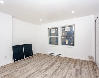 300 Highland Avenue - Photo Thumbnail 9