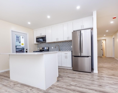 300 Highland Avenue - Photo Thumbnail 15