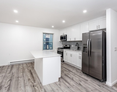 300 Highland Avenue - Photo Thumbnail 10