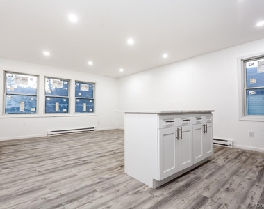 300 Highland Avenue - Photo Thumbnail 12