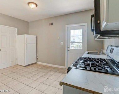 111 John Street - Photo Thumbnail 5