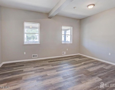 111 John Street - Photo Thumbnail 6