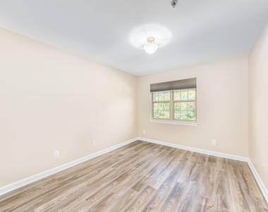 695 River Park Village Boulevard - Photo Thumbnail 6