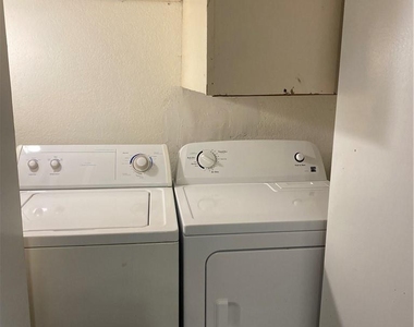 806 W 24th St - Photo Thumbnail 8