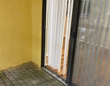806 W 24th St - Photo Thumbnail 24