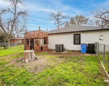 803 Peach St - Photo Thumbnail 33