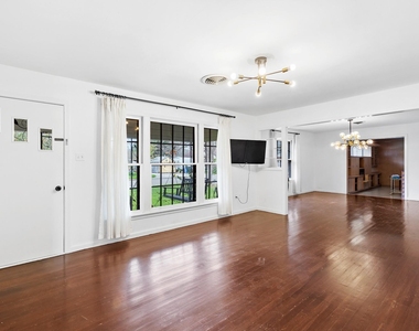 803 Peach St - Photo Thumbnail 4