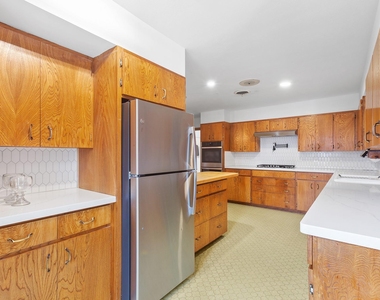 803 Peach St - Photo Thumbnail 10