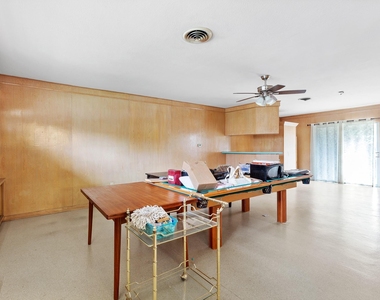 803 Peach St - Photo Thumbnail 8