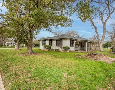 803 Peach St - Photo Thumbnail 29